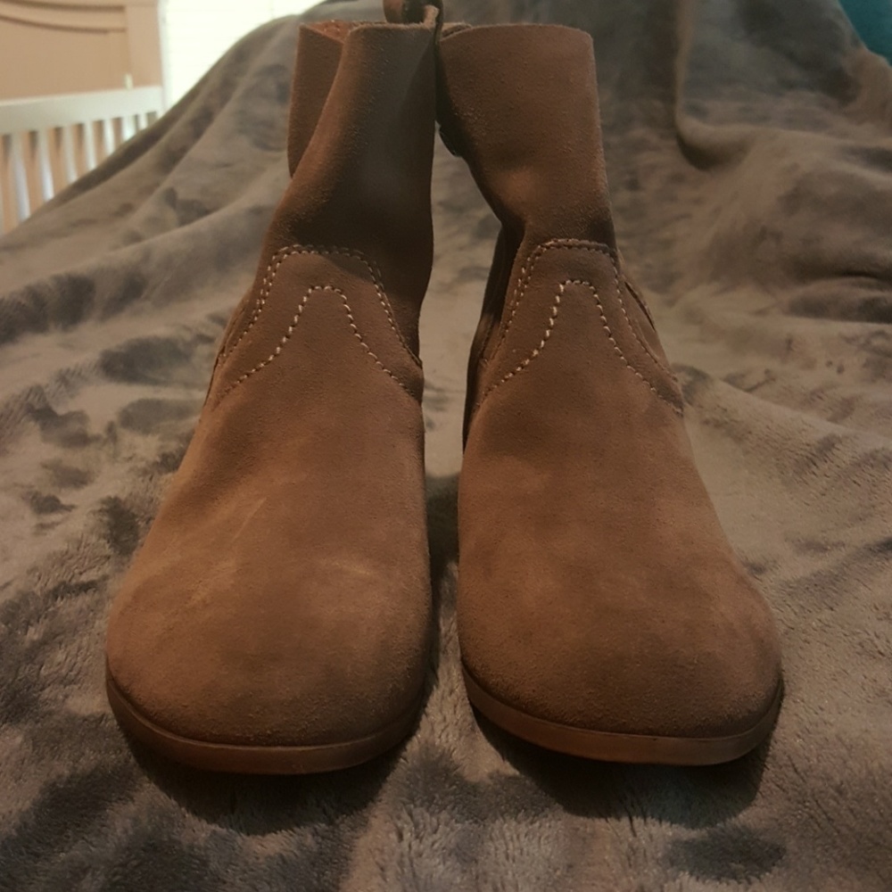 NWOB Frye&Co. Ankle Boots